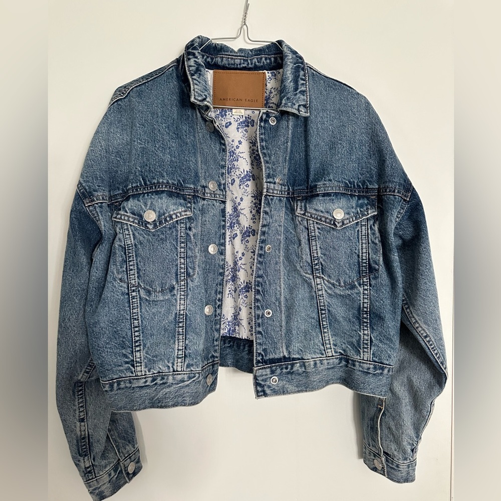 American Eagle Blue Floral Lined Cropped Denim Jacket